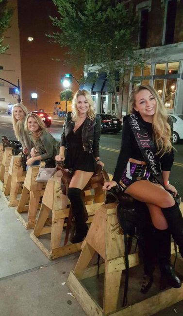 Cowgirls at Lonnie's Western Room