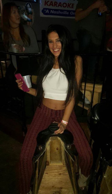 Cowgirls at Lonnie's Western Room