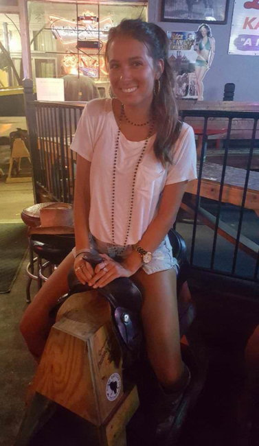 Cowgirls at Lonnie's Western Room
