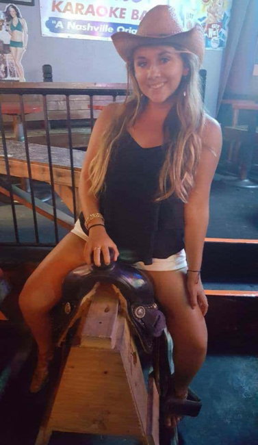 Cowgirls at Lonnie's Western Room